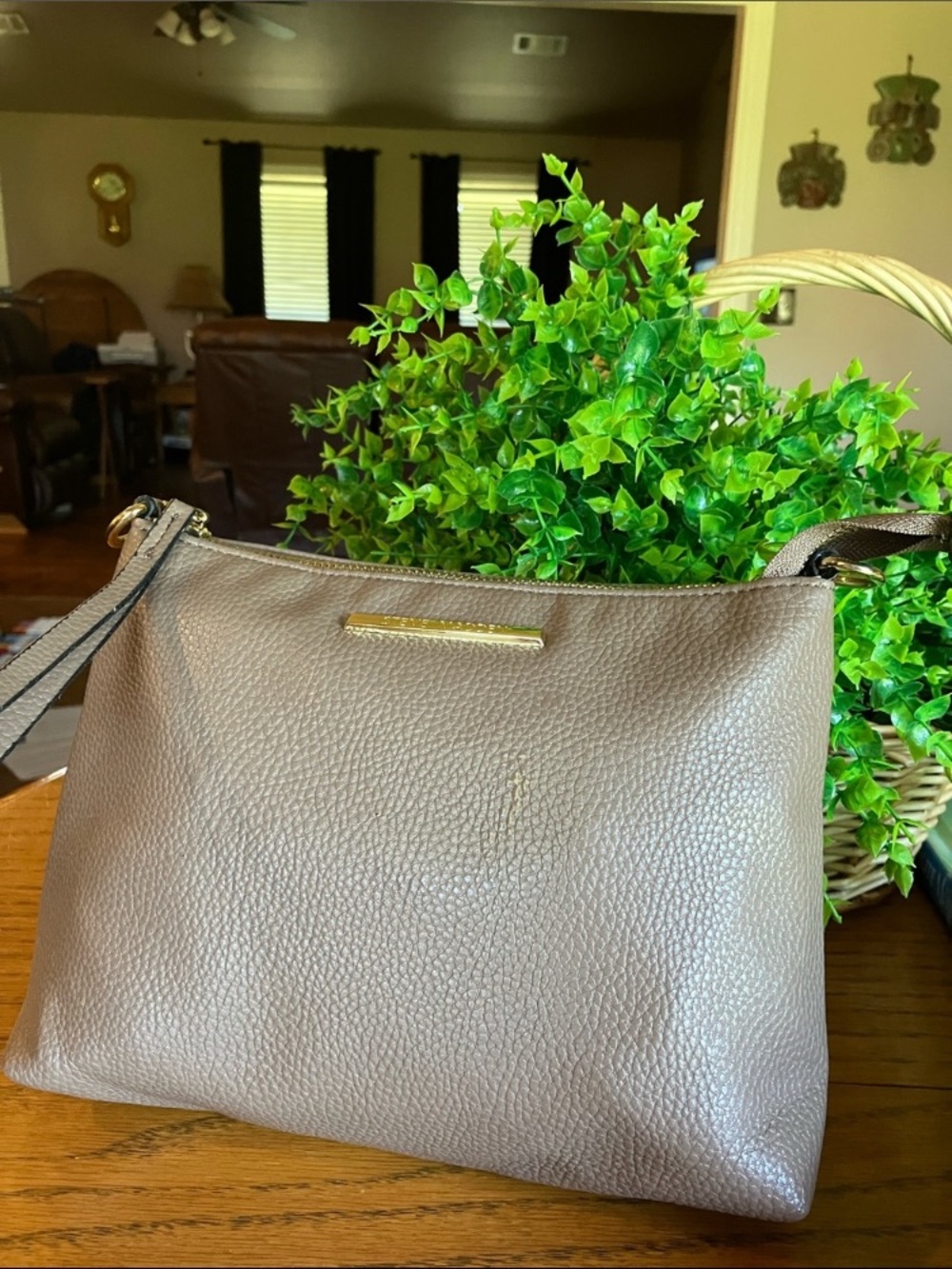 NWOT Steve Madden Classic Taupe Pebbled crossbody bag - small